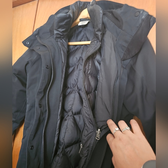 Patagonia Women's Short Tres 3-in-1 Parka. Size S - Picture 6 of 12